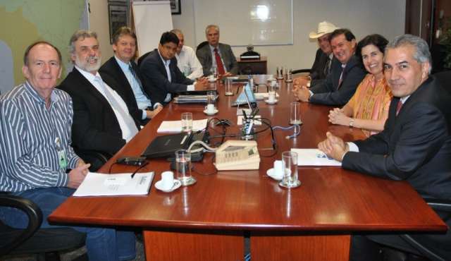 Ap&oacute;s reuni&atilde;o com Azambuja, diretores da Petrobras renunciam 