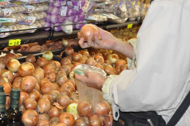 Cebola fica 30% mais cara e pode ser encontrada por at&eacute; R$ 8,85 o quilo