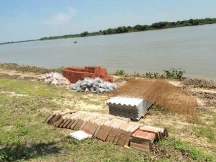 Flagrado construindo na margem do rio Paraguai vai responder por crime ambiental