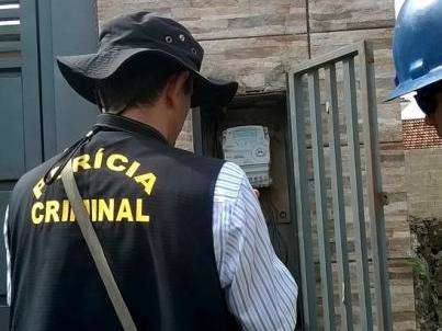 Dono de casa de luxo &eacute; indiciado por &quot;gato&quot; e n&atilde;o pagar 50% do consumo