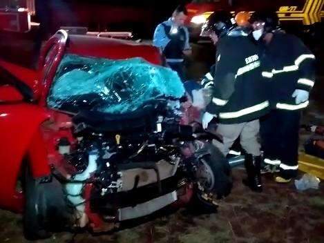 Acidente em rodovia envolve carro, dois caminh&otilde;es e &ocirc;nibus
