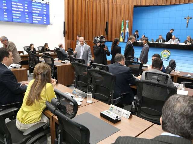 Em vota&ccedil;&atilde;o un&acirc;nime, deputados aprovam Refis do TCE que d&aacute; descontos de at&eacute; 100%