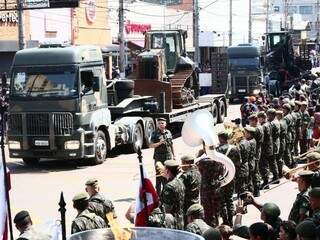 Momento alto do desfile foi a passagem das tropas e tanques do Exército Brasileiro (Foto: Marcos Ermínio)