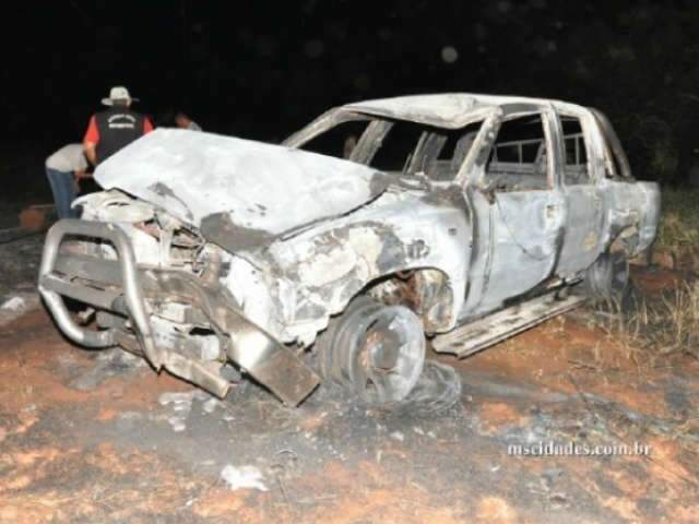  Pecuarista morre eletrocutado depois de bater caminhonete em poste na MS-145