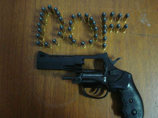  Passageiro de mototaxi &eacute; preso ap&oacute;s ser flagrado com arma e muni&ccedil;&otilde;es