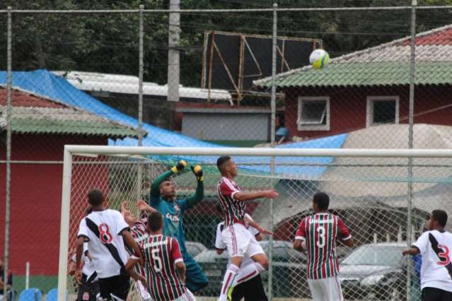 Zagueiro douradense &eacute; campe&atilde;o da Ta&ccedil;a Guanabara pelo Fluminense