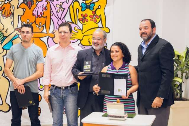 Selo dos Correios homenageia anivers&aacute;rio de dez anos da UFGD