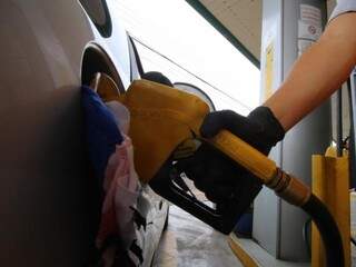 Motorista da Capital está pagando, em média, R$ 3,27 no litro do etanol (Foto: Arquivo/Campo Grande News)