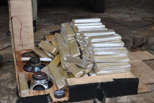 PRF apreende mais de 300kg de maconha em caminhonete na BR-463