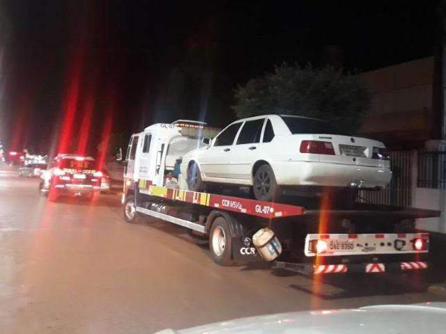 Traficante abandona carro com 100 quilos de maconha na BR-163