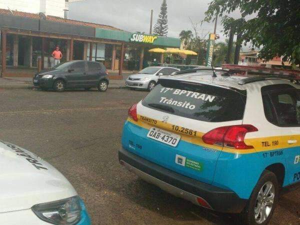 &#039;P&oacute;s-carnaval&#039; segue em conveni&ecirc;ncia e PM faz a&ccedil;&atilde;o para dispersar b&ecirc;bados