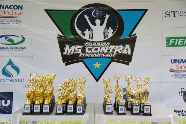 Mesmo com garoa, corrida contra a corrup&ccedil;&atilde;o tem mil competidores