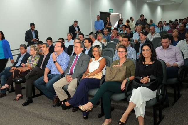 Taxa do lixo ter&aacute; solu&ccedil;&atilde;o definitiva no ano que vem, afirma secret&aacute;rio