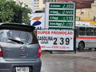 Recuo no preço de combustíveis em junho contribuiu para queda na inflação(Foto: João Garrigó)