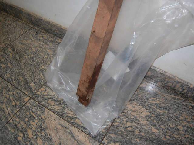  Um ano depois, m&atilde;e de jovem morta a pauladas cobra justi&ccedil;a 
