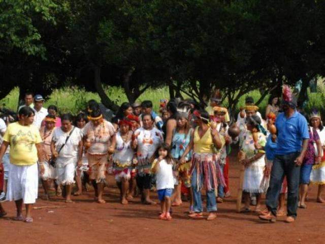 Comitiva federal participa de reuni&atilde;o com &iacute;ndios no MS