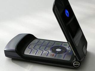 &quot;V3 Black&quot; por um bom tempo foi um dos celulares mais cobiçados da geração de celulares dobráveis. 