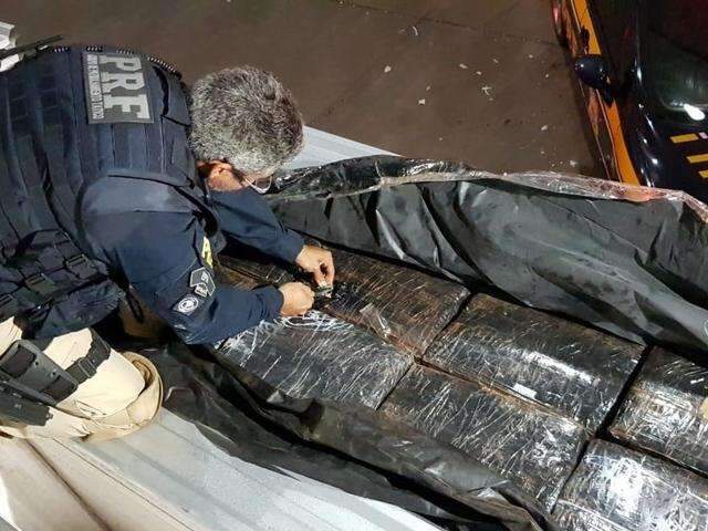 Caminh&atilde;o de MS com 4 toneladas de maconha &eacute; apreendido no RJ 