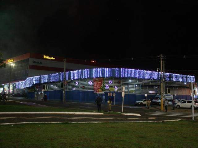 Camel&oacute;dromo recebe ilumina&ccedil;&atilde;o especial para refor&ccedil;ar vendas