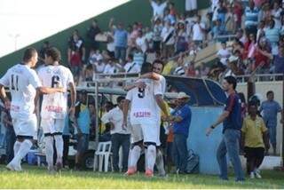 Misto recebe o Ivinhema no estádio Madrugadão, em Três Lagoas (Foto: Jornal do Povo de Três Lagoas)
