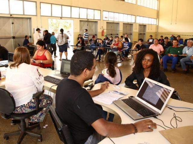 Ap&oacute;s pol&ecirc;mica, prefeitura e Funtrab fazem mutir&otilde;es para atender trabalhadores