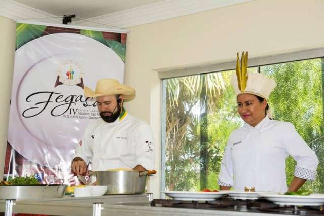 Na ra&ccedil;a, chef de cozinha &iacute;ndia quer levar a gastronomia terena para o mundo