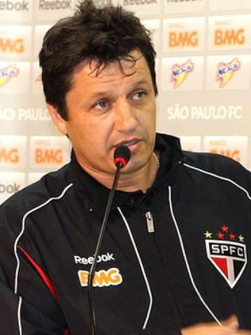  Na estreia de Adilson Batista, S&atilde;o Paulo encara o Atl&eacute;tico-GO no Morumbi