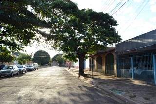 Arborizado e com ruas largas, a Coophavila I foi construída há mais de 20 anos por investimentos do BNH (Foto: Vanessa Tamires)