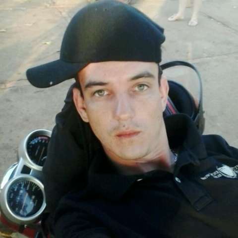 Motociclista morre ao ser atropelado por caminhonete no centro de Sidrol&acirc;ndia