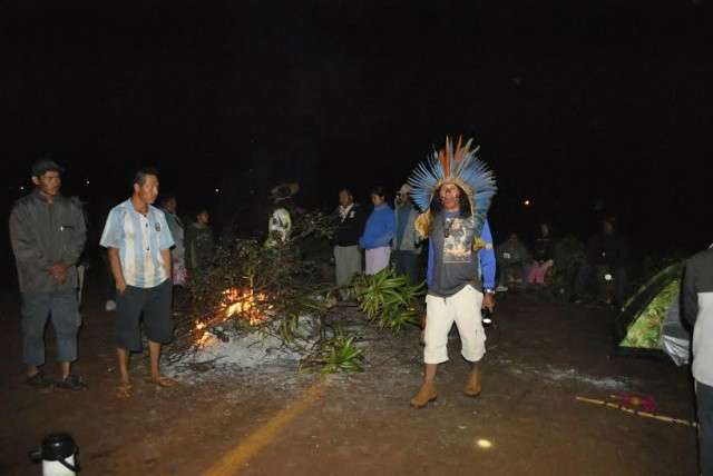 &Iacute;ndios decidem manter bloqueio em rodovia por tempo indeterminado 