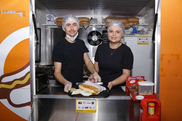 Inspirado em lanche do Sul, cachorro-quente tem 23 cm e 14 recheios