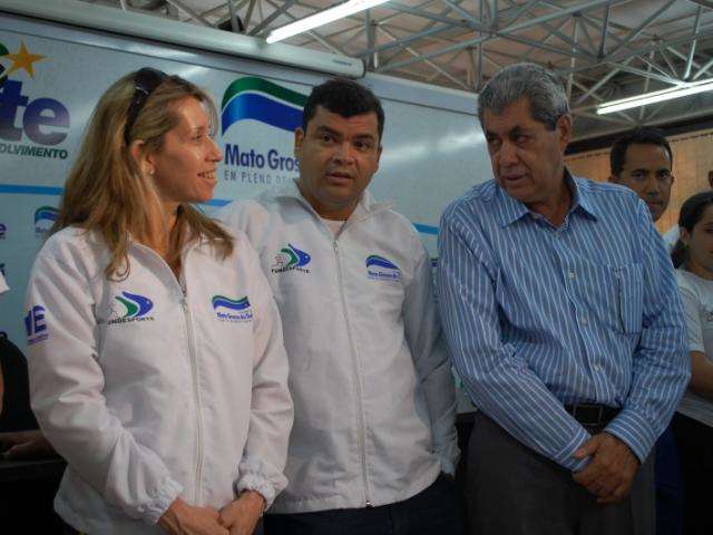 Andr&eacute; recebe atletas que colocaram MS em quinto nas Paral&iacute;mpiadas Escolares