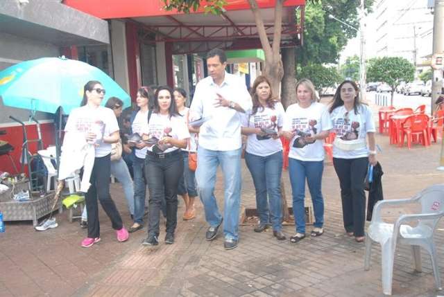 Organizada pela OAB/MS, caminhada em defesa da mulher fracassa