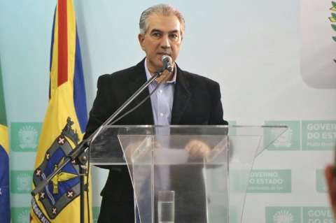Governador entrega casas com a presença de ministro em Três Lagoas