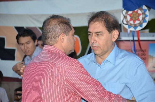 Bernal tenta tirar m&eacute;rito de presidente da C&acirc;mara em obra de asfalto