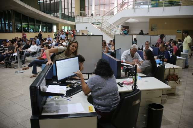 TRE retoma cadastramento biom&eacute;trico e centenas procuram quita&ccedil;&atilde;o eleitoral 