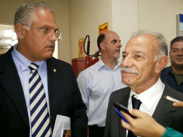 Advogado chega &agrave; C&acirc;mara e garante que Bernal vai se defender no plen&aacute;rio