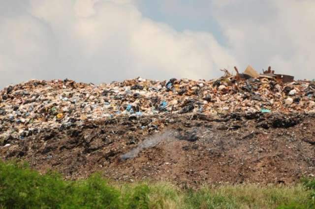 Prefeito diz que anexou documento e espera libera&ccedil;&atilde;o de obra de aterro