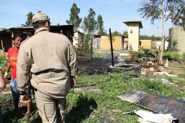 Inc&ecirc;ndio destr&oacute;i barraco na favela do M&aacute;rio do Covas 