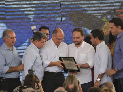 Reinaldo pede apoio a Alckmin para evitar "salvadores da pátria"