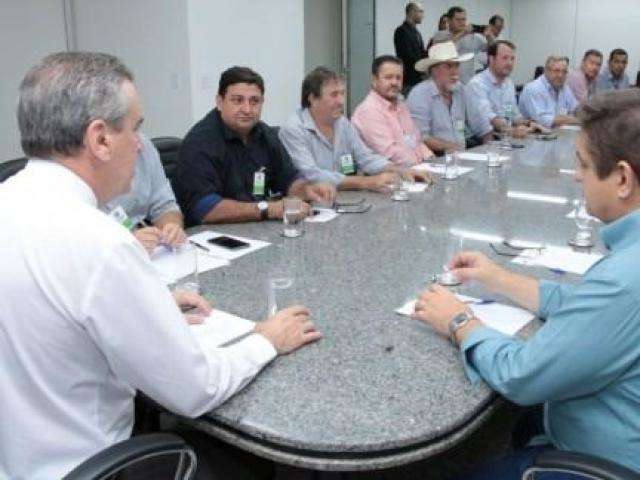 Em encontro na Assembleia, prefeitos pedem ajuda para atender assentamentos 