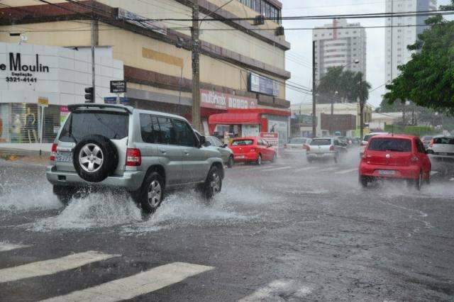 Chuva acumula 186 mil&iacute;metros e supera esperado para fevereiro
