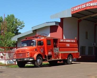 Com pane nos freios, &uacute;nica viatura de combate a inc&ecirc;ndios est&aacute; parada