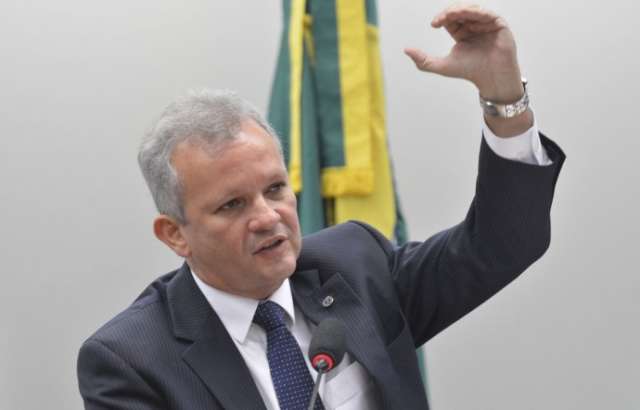 Ministro realiza reuni&otilde;es para discutir radiodifus&atilde;o e TV Digital 