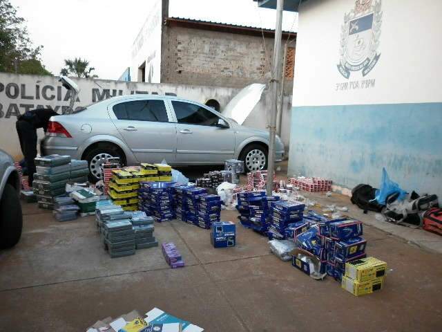  Carro com mais de 10 mil mercadorias avaliadas em R$ 9 mil &eacute; apreendido