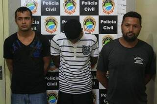 Trio foi preso por envolvimento em homicídio de dois na Vila Nhanhá em outubro de 2012. (Foto: Marcos Ermínio)