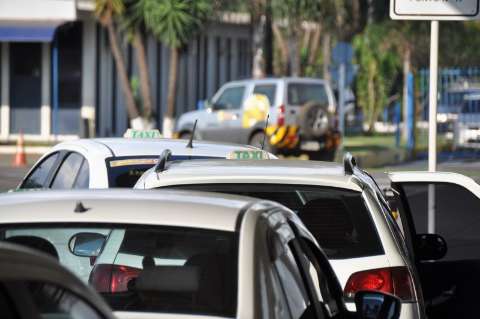 Prefeitura recebe até 2ª feira propostas para novos alvarás de táxi