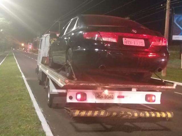 Adolescente &eacute; apreendido embriagado ao tirar racha na Avenida Afonso Pena
