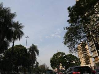 Céu parcialmente nublado em Campo Grande nesta quarta-feira (Foto: Paulo Francis)