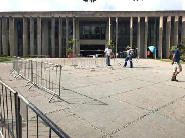 Governo muda proposta da reforma, mas sindicalistas mant&ecirc;m protestos